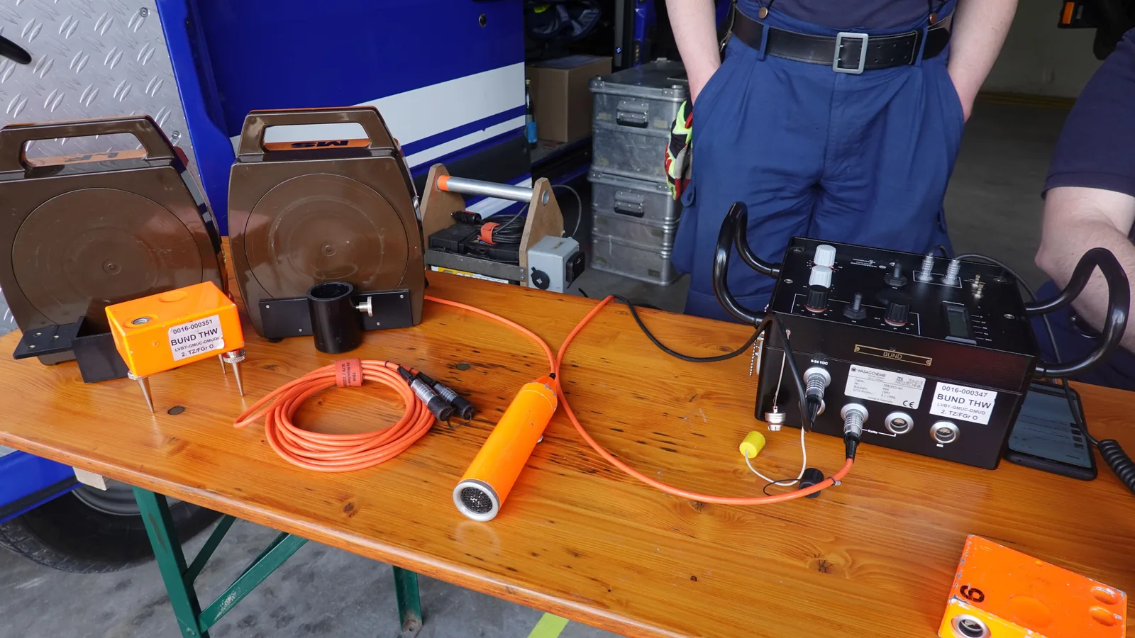 Einsatz- und Ausbildungsgerät des Technischen Hilfswerks beim Ortsverband München-Ost.